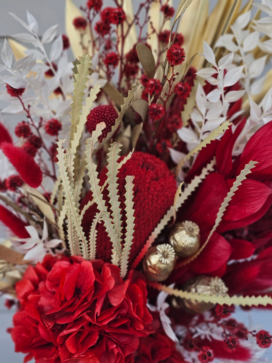 *Christmas Edition* Dry Posy - Red and Gold (VASE NOT INCLUDED)