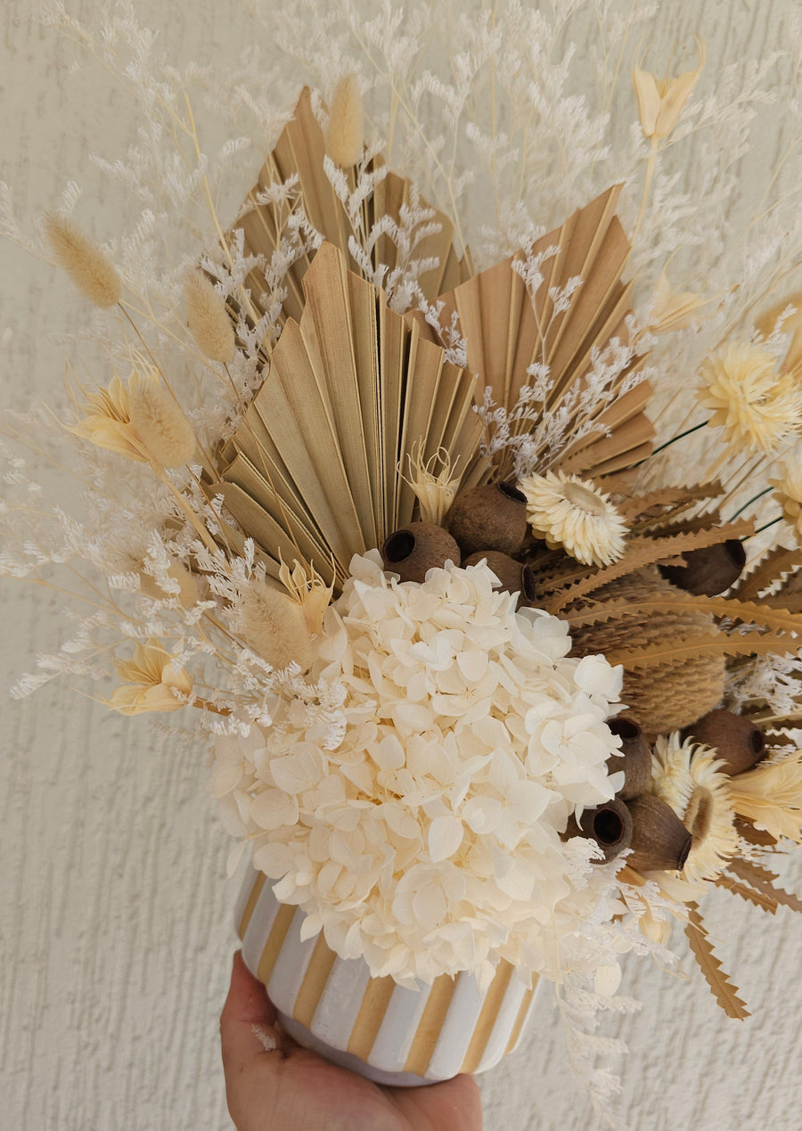 Dry Floral Arrangement - Neutrals - 