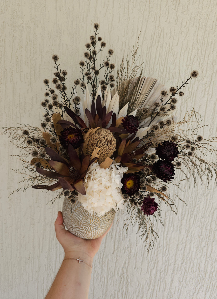 Everlasting Seasonal Dry Floral Arrangement in a Vase Workshop - Neutral Tones