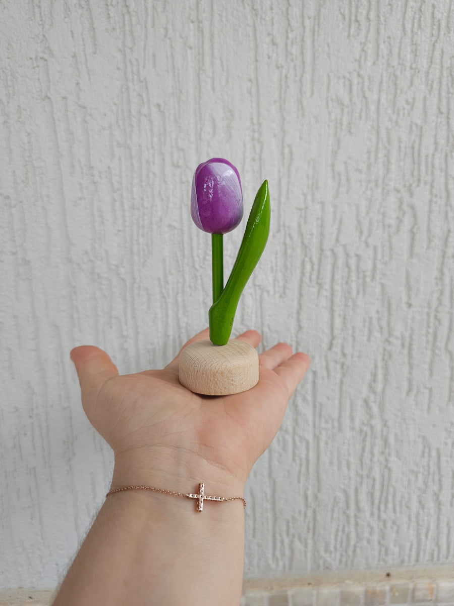 Wooden Tulip with pedestal - Single