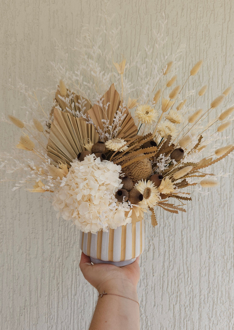 Dry Floral Arrangement - Neutrals - 