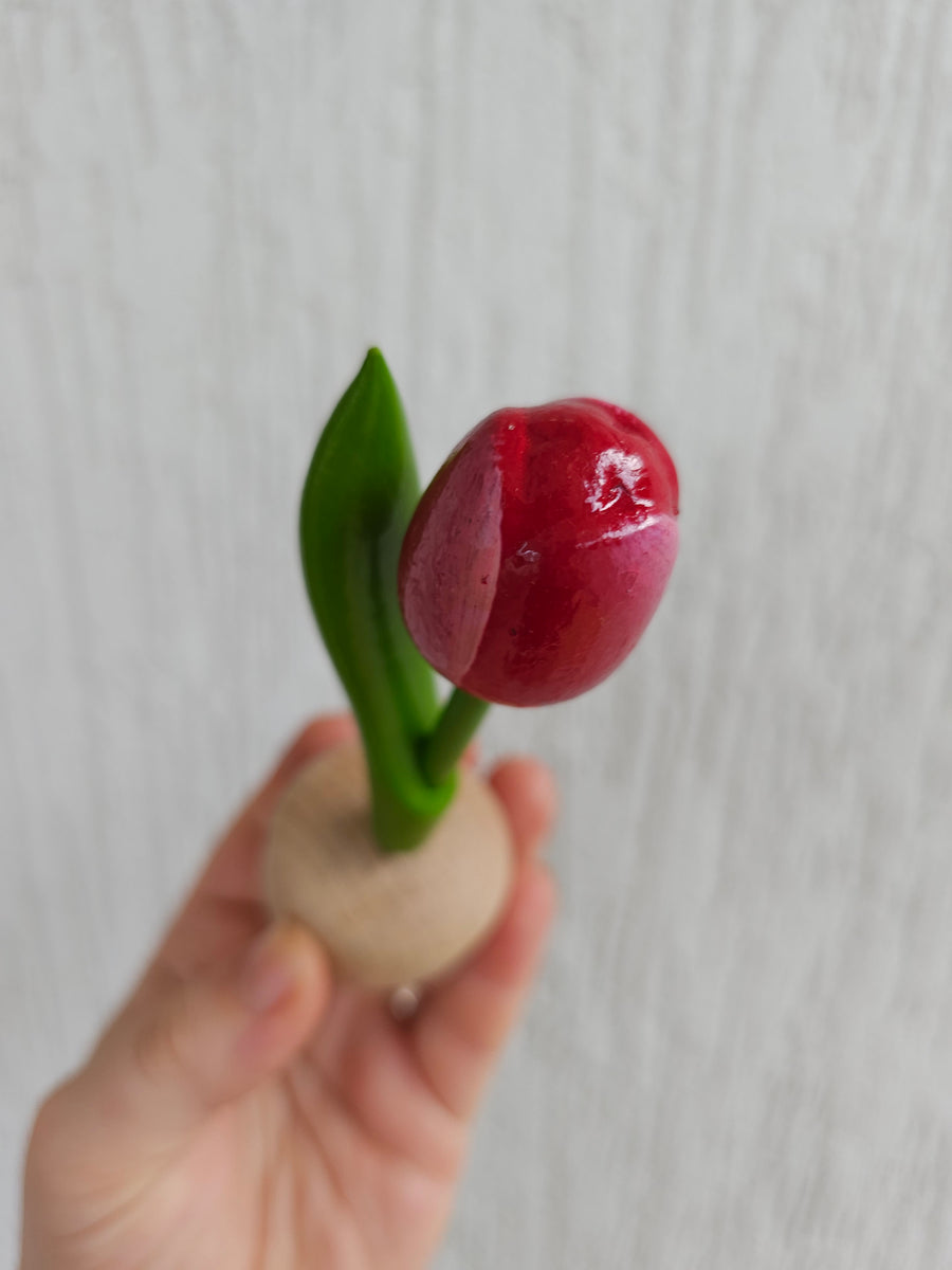 Wooden Tulip with pedestal - Single