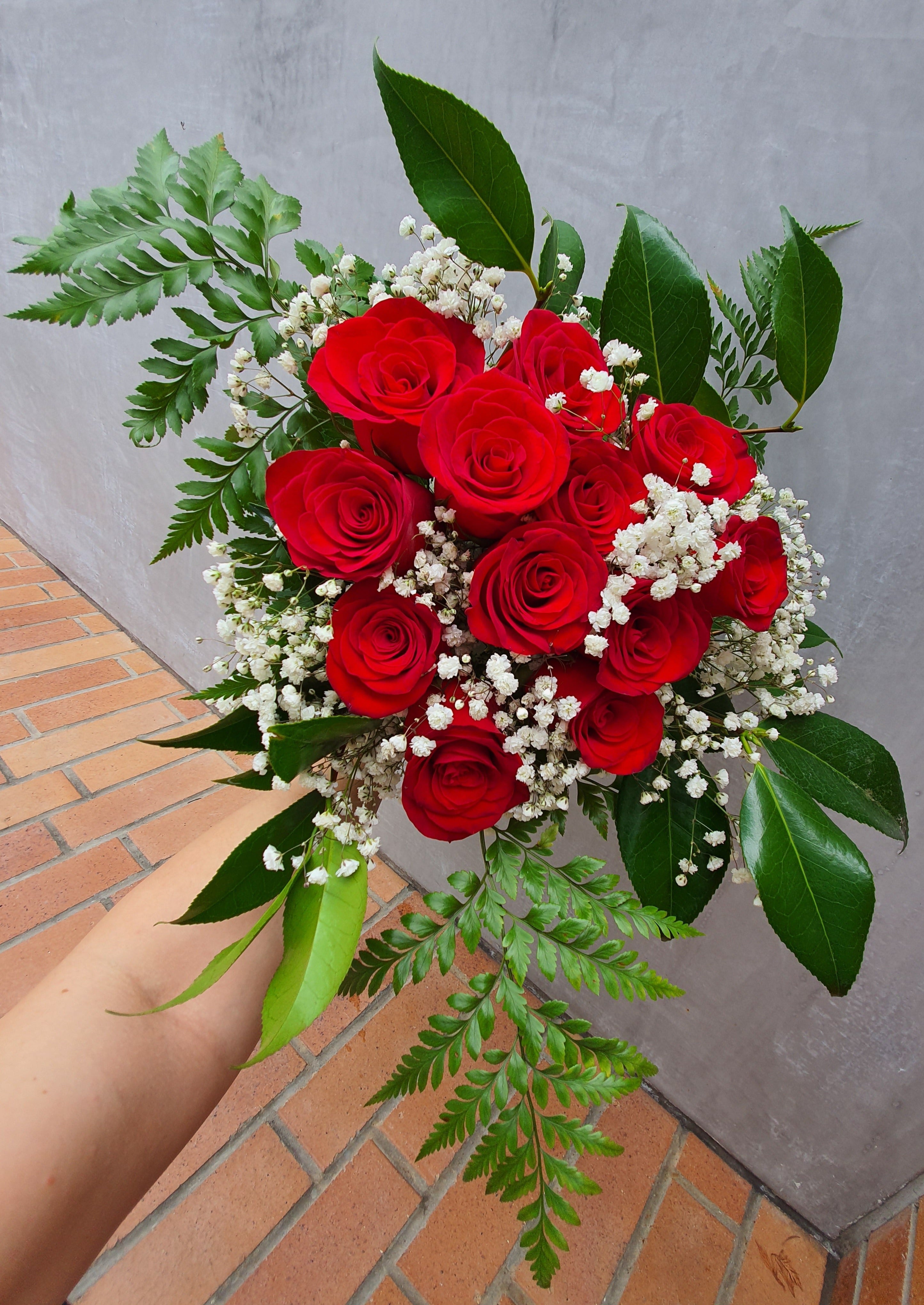 Half Dozen Roses - Wrapped with Foliage – HelenaRose.com.au