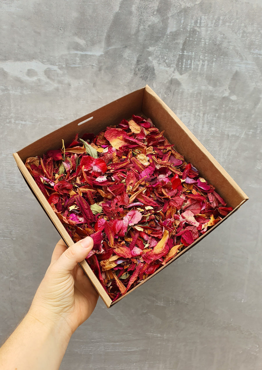 Dry Mixed Flower Confetti - Red and Pink Tones